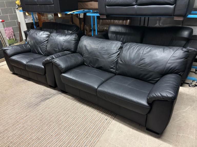 Black Leather 2 and 3 Seater Sofas excellent condition 