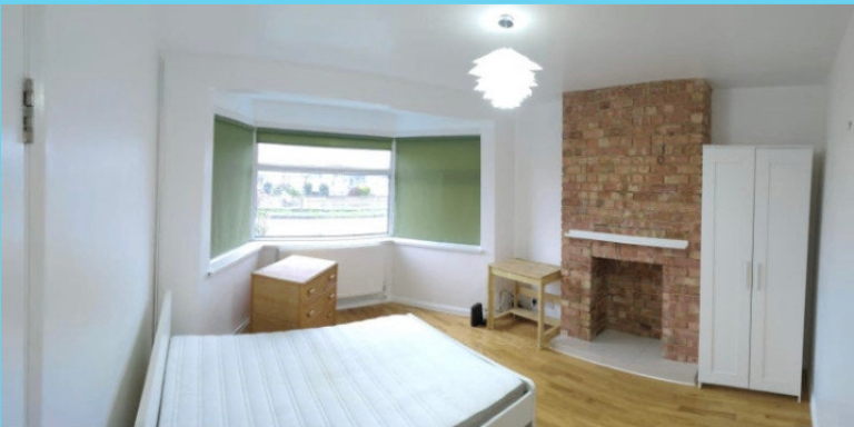 Large & Bright double room with weekly cleaner All included £850