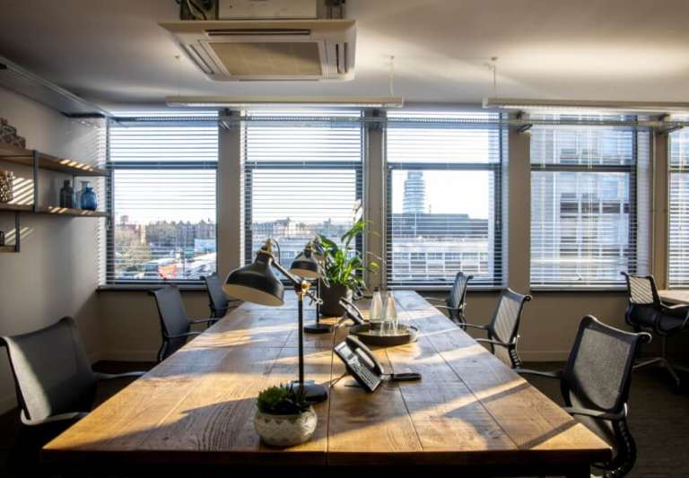 *Fulham* Private Serviced Offices: Units from 4 to 175 desks for rent SW6