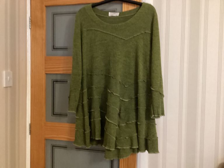 2W Paris sage green dress size UK Large