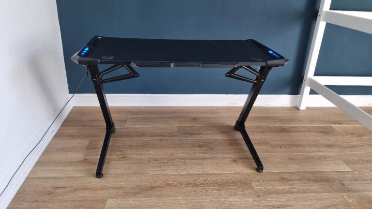 Black Gaming Desk with LED Lights – DX Racer 1