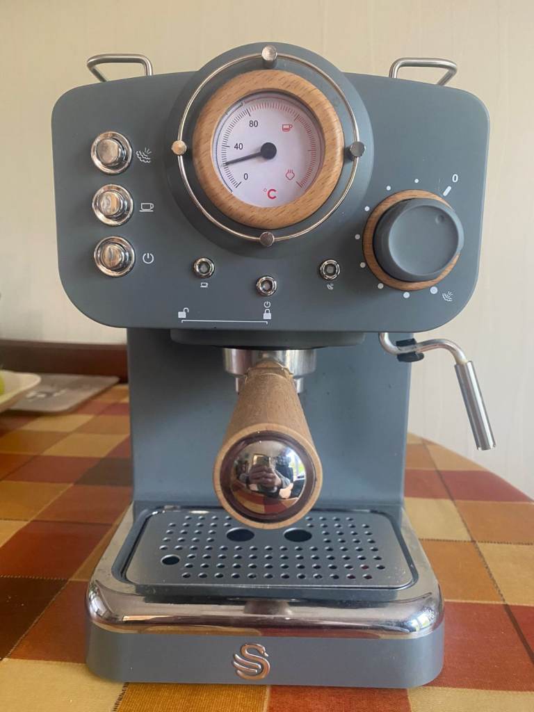 Swan Espresso Coffee Machine – Grey, As Good As New