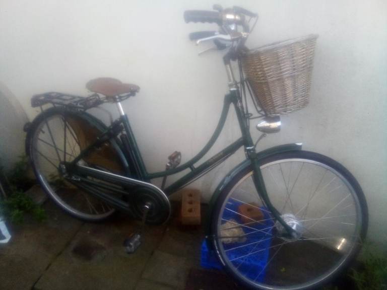 Bicycle PASHLEY womens - Sovereign 5 gear, dark green, with basket.