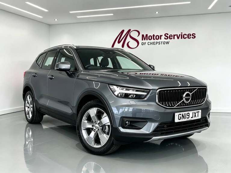 2019 Volvo XC40 D3 MOMENTUM PRO Estate Diesel Manual