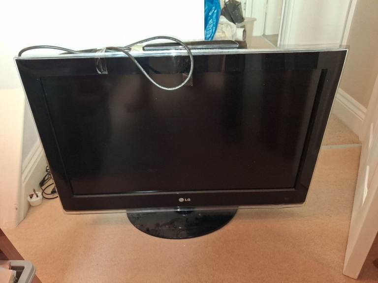 32 inch LG £"LH4000 digital tv
I full working order - with mains lead and remote Ive been using it a