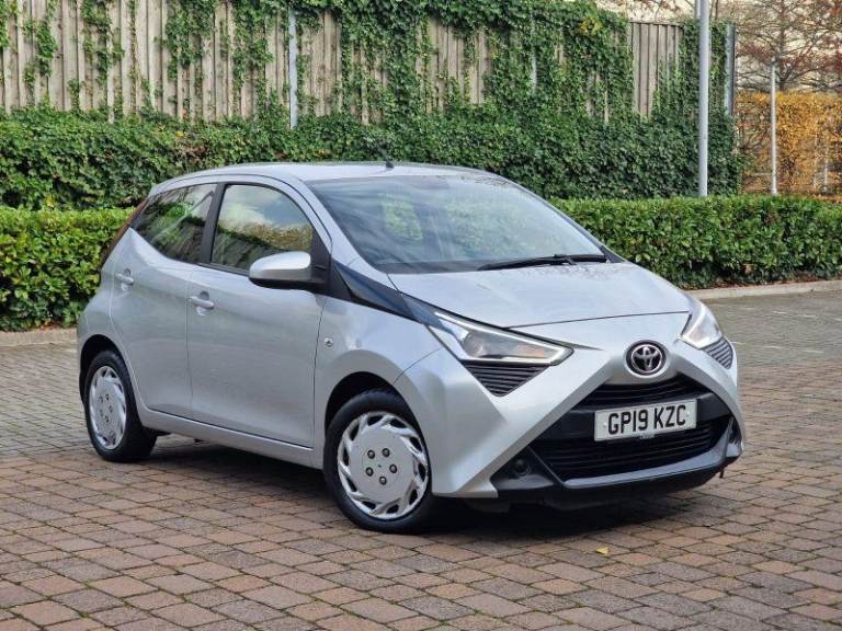 2019 Toyota AYGO 1.0 VVT-i X-Play 5dr x-shift HATCHBACK Petrol Semi Auto Silver