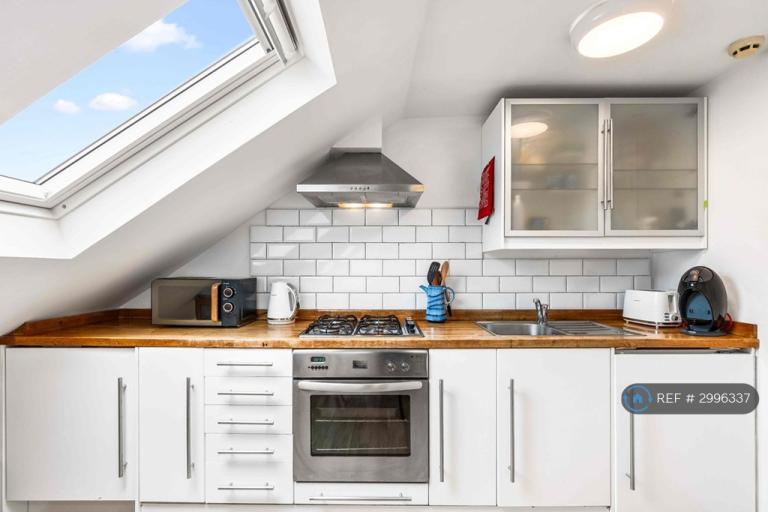1 bedroom flat in Seasalt Retreat, Worthing, BN11 (1 bed) (#2996337)