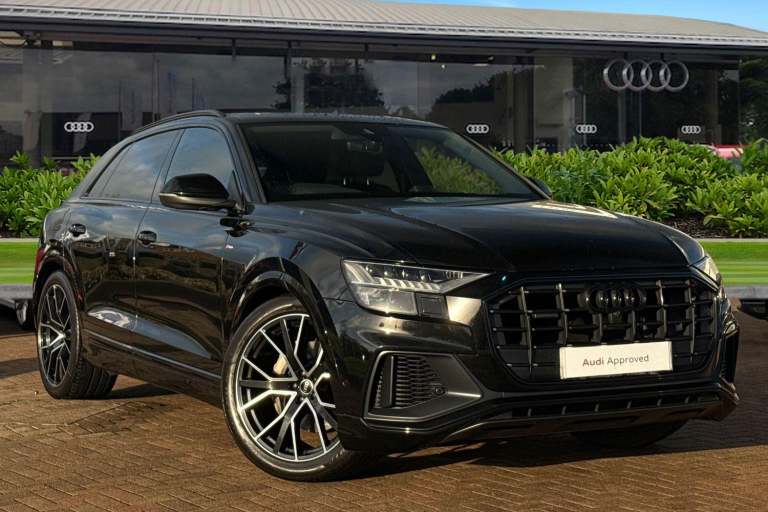 image for 2022 Audi Q8 Black Edition 55 TFSI quattro 340 PS tiptronic SUV Automatic