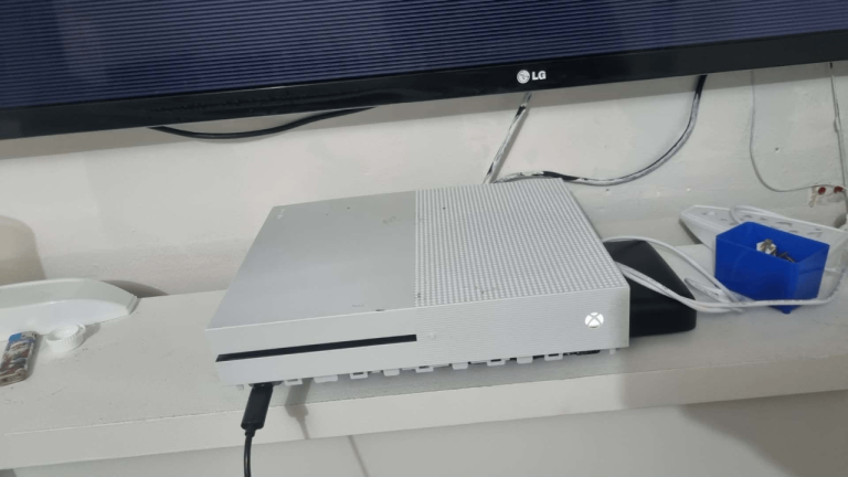 Xbox one s spares or repairs 