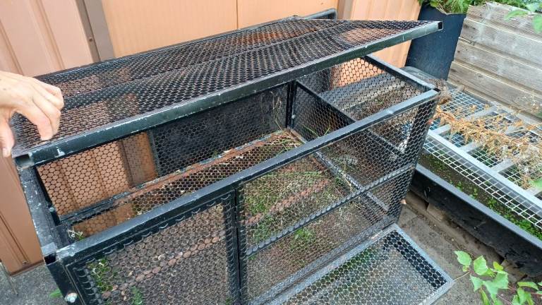 XL chicken cage - sturdy metal