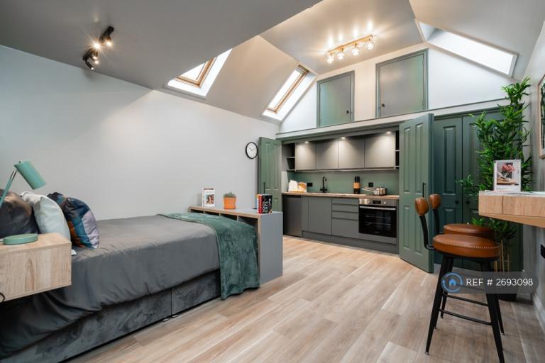 1 bedroom flat in Stable Road, Bicester, OX26 (1 bed) (#2693098)