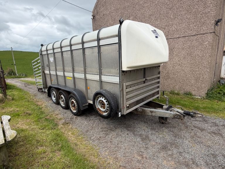 Ifor Williams Livestock Trailer TA510 Tri Axle