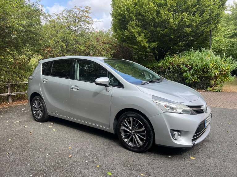2016 Toyota Verso 1.6 D-4D Design 5dr MPV DIESEL Manual