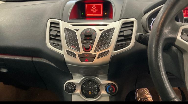 Ford, FIESTA, Hatchback, 2012, Manual, 1242 (cc), 5 doors