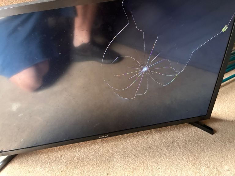 Broken samsung 32” tv