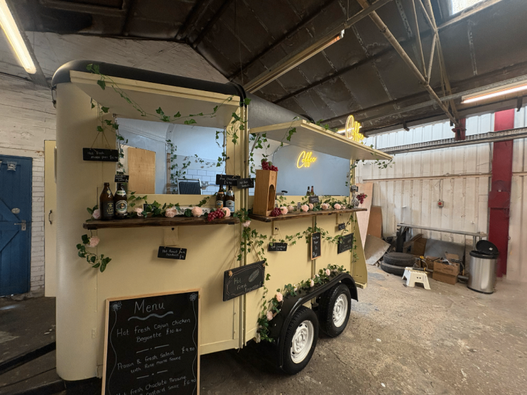 Catering Trailer✅ Horse Trailer Conversion✅ Mobile Bar✅ Coffee ☕️ Certification📑 Delivery 🚚 