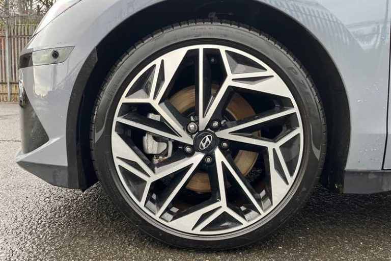 2025 Hyundai IONIQ 6 77.4kWh Ultimate Saloon 4dr Electric Auto (228 ps) Saloon Electric Automatic