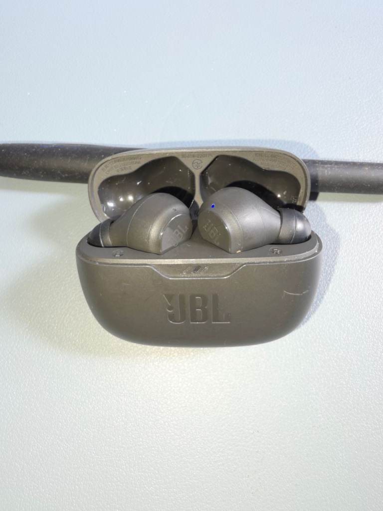💫JBL Wireless Earbuds – Black (Lightly Used