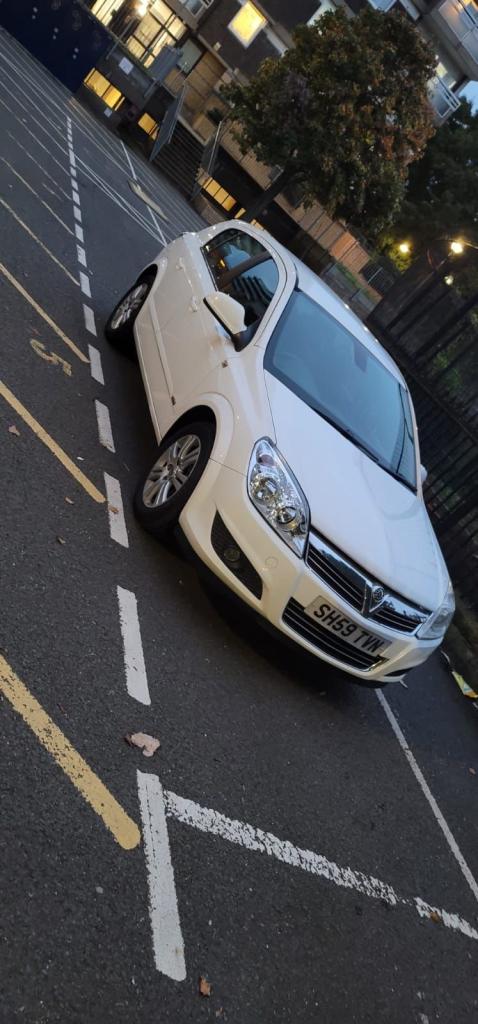 Vauxhall Astra 1.8 AUTOMATIC – LONG MOT; 2 KEYS – WELL MAINTAINED