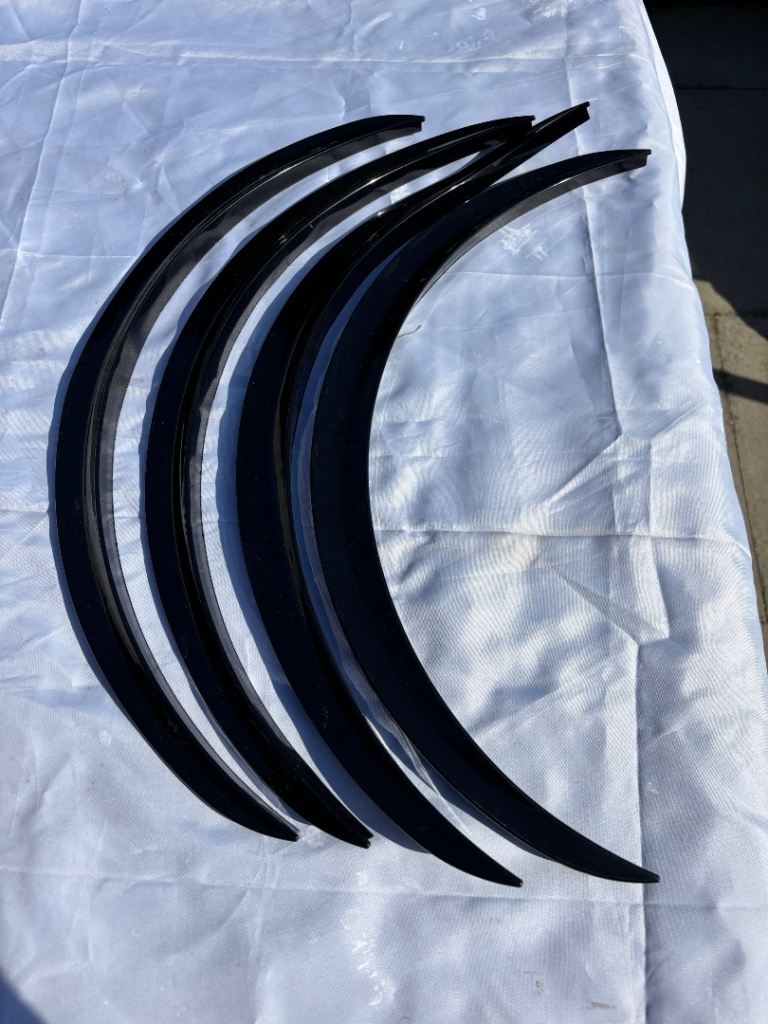 Universal flared car arches 