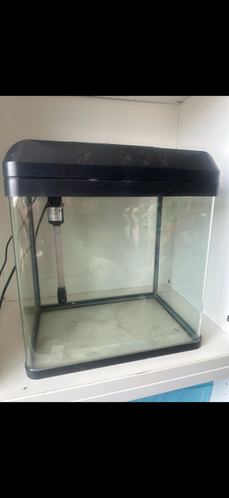 MyQuarium 30 (30 litre capacity) (black trim)