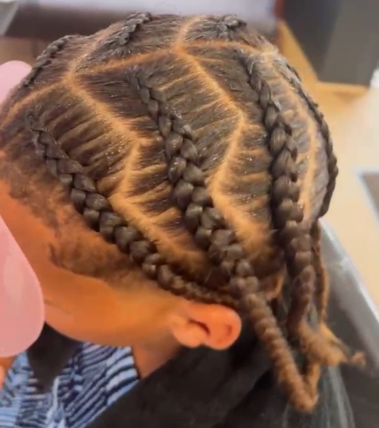 Braid Hairdresser in Leytonstone