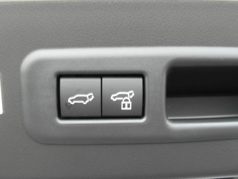 2025 Lexus LBX 1.5 VVT-iE Premium Plus Design SUV 5dr Petrol Hybrid E-CVT Euro 6 (s/s) (13 HATCHB...