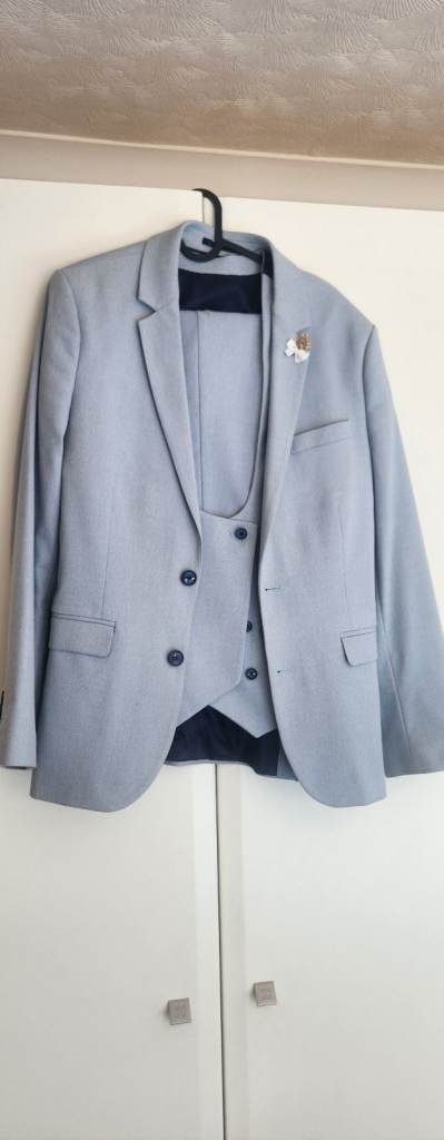 ASOS Silver Slim Fit Suit – Men's 38, Like New
