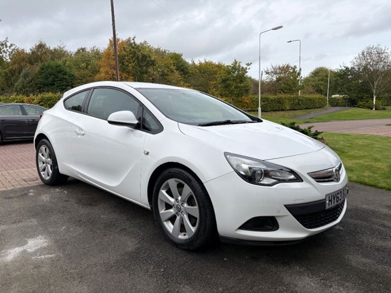 Vauxhall Astra GTC Sport 2.0 CDTi 165 Coupe. 2013.