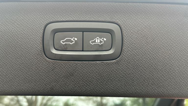 2023 Volvo XC90 2.0 T8 [455] RC PHEV Ultimate Dark 5dr AWD Gtron Estate Estate Hybrid Automatic