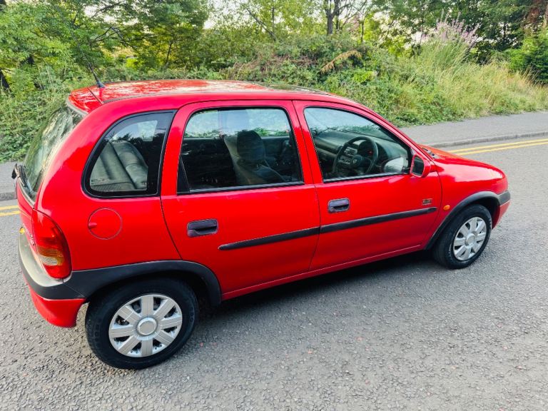 24,000 MILES-1999 T REG CLASSIC VAUXHALL CORSA 1.2 AUTOMATIC - MOT 1 YEAR like renault Clio mazda 2
