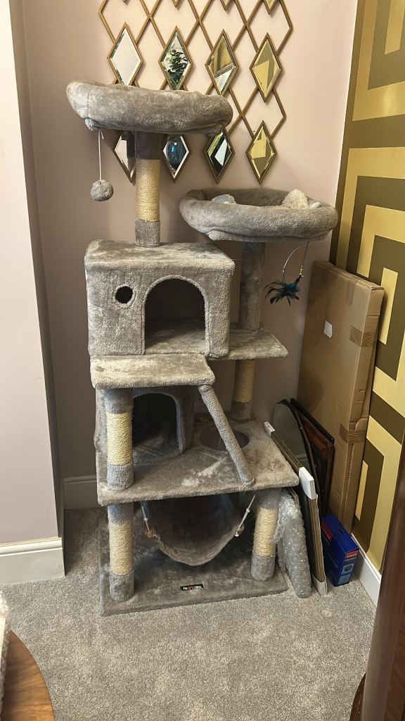 Cat tree