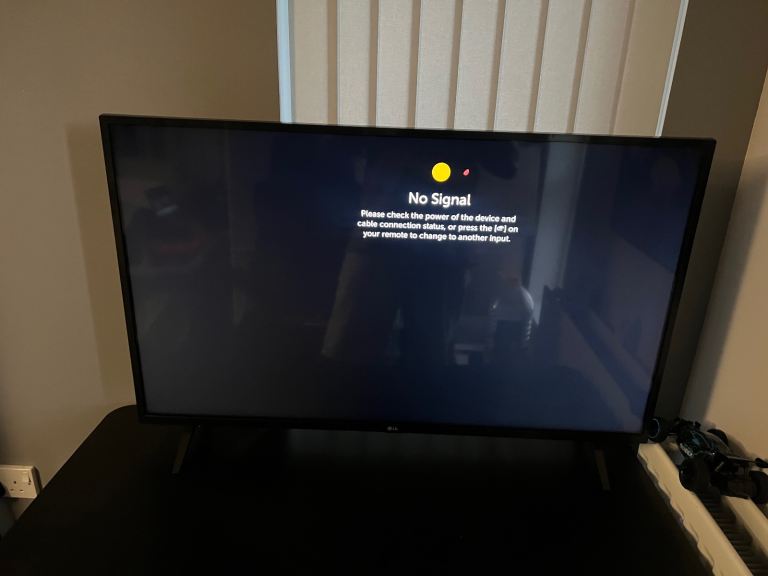 LG SMART TV 43” (No remote)
