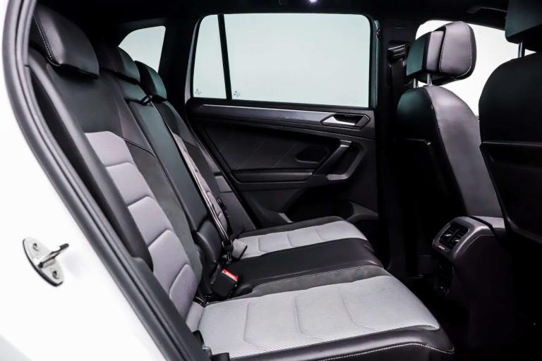 2020 Volkswagen Tiguan 2.0 TDi 150 4Motion R-Line Tech 5dr DSG ESTATE DIESEL Manual