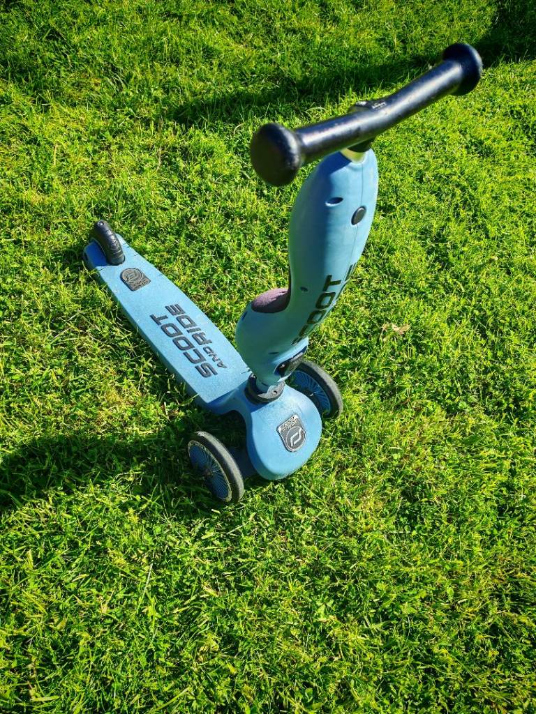 Scoot and Ride Kick Scooter with Seat – Blue, Good Condition