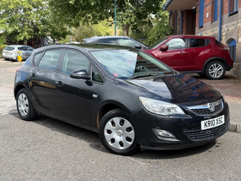 2010 Vauxhall Astra 1.4 16v 100 ES 5dr Hatchback Black - MOT Feb 27!
