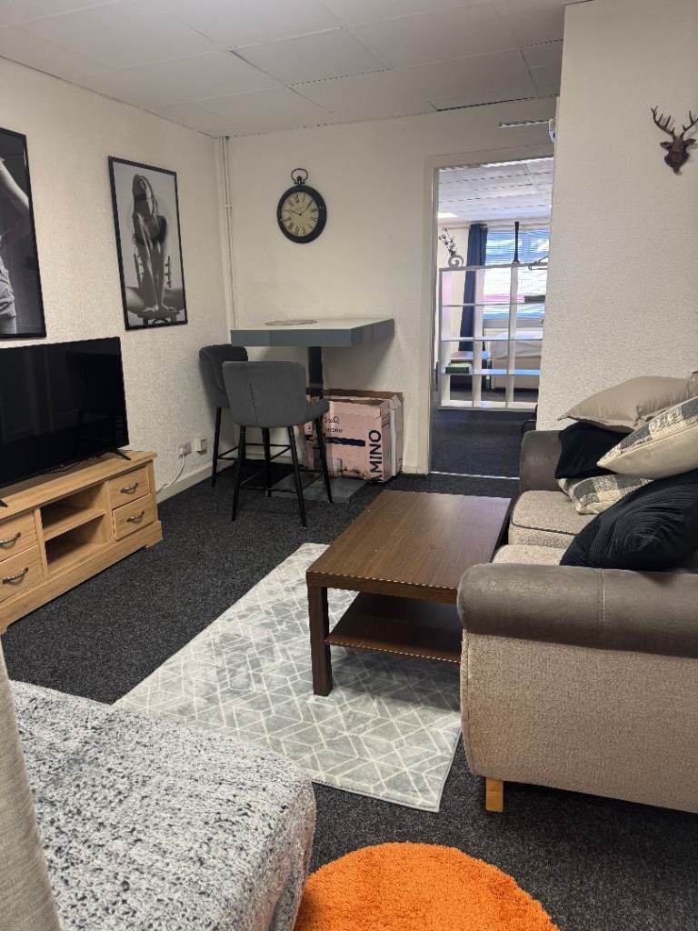 Northern Quarter - Private Self-Contained Space – Ideal Office/Studio – Kitchen & WC – £900 