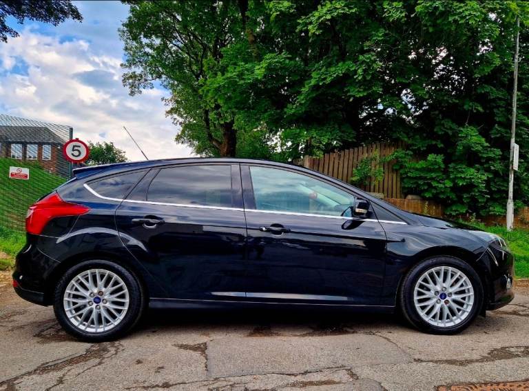 2011 FORD FORD FOCUS ZETEC 1.6 **FULL SERVICE HIST / LONG M.O.T**