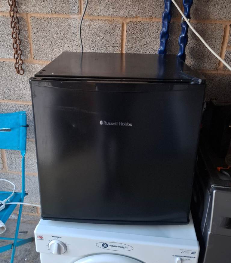 Black Russell Hobbs table top freezer