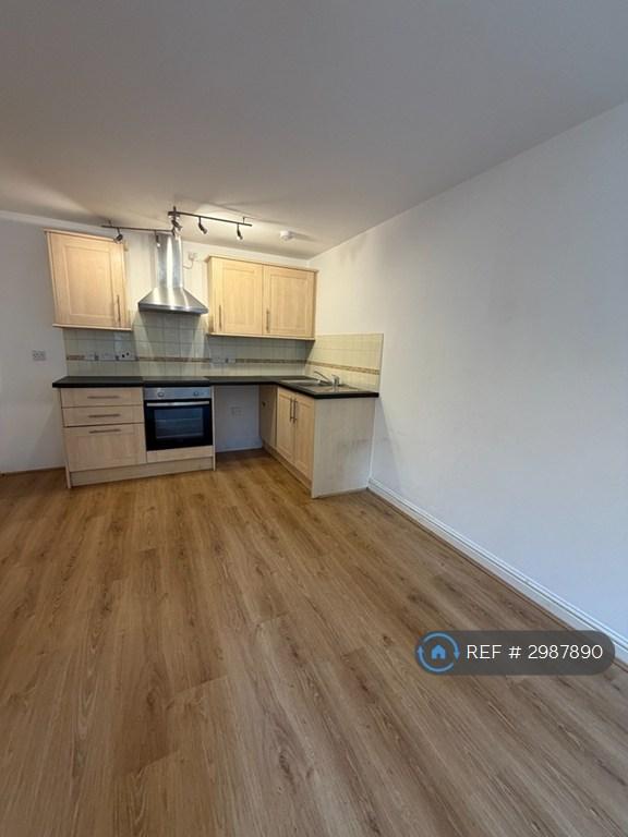 2 bedroom flat in Irwell Lane, Runcorn, WA7 (2 bed) (#2987890)