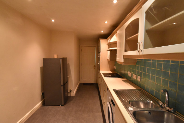 2 bedroom flat in Sheepcote Road, HA1