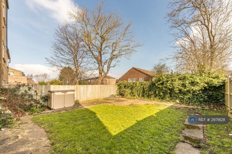 1 bedroom in Baring Road, Grove Property, SE12 (#2971828)