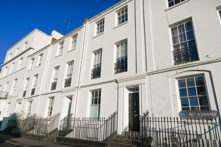 1 bedroom flat in Brunswick St, Leamington Spa, CV31 (1 bed) (#2826953)