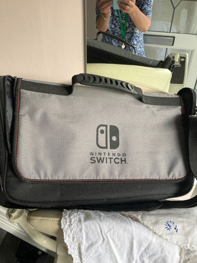  Nintendo Switch carry case 