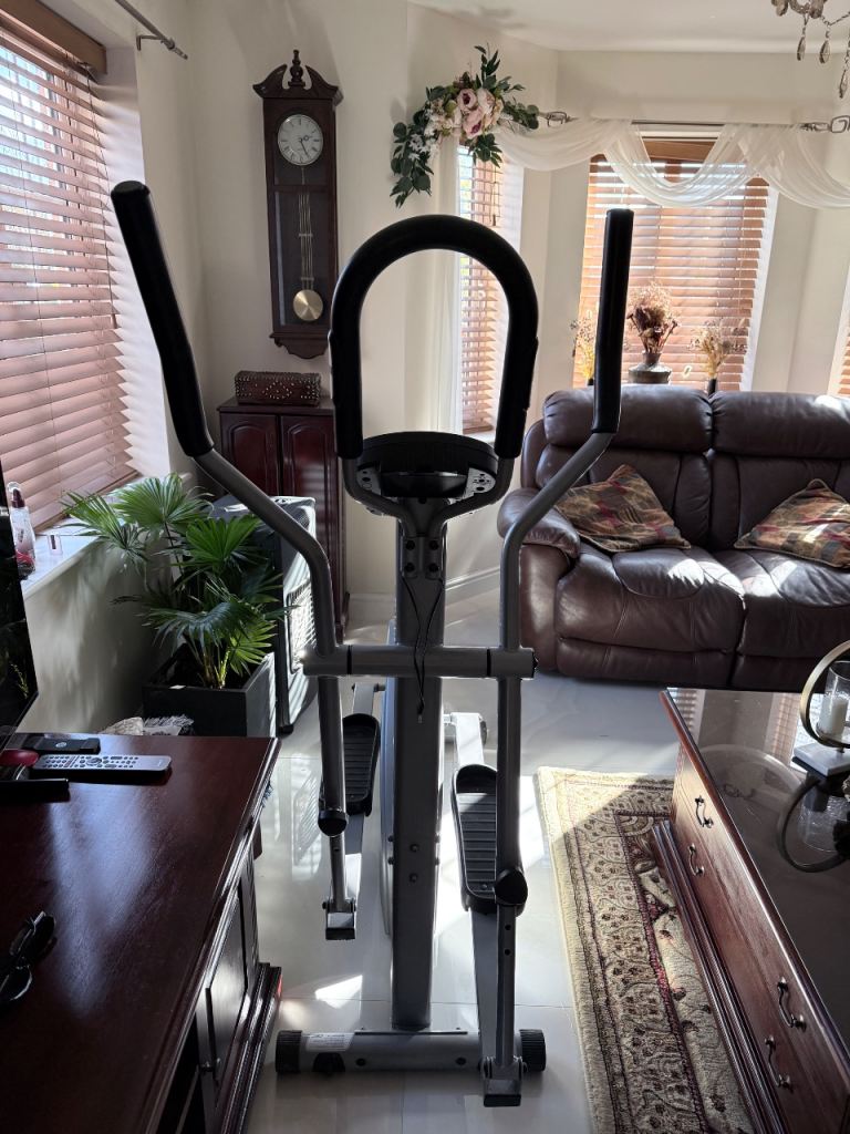 Reebok Electronic Cross Trainer –  Good Condition