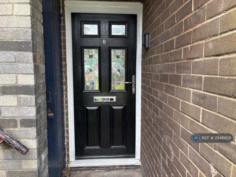 1 bedroom flat in Rawtenstall, Rossendale, BB4 (1 bed) (#2948959)