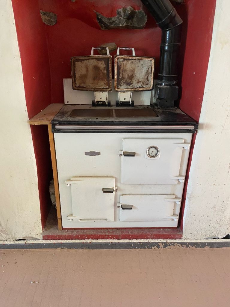 Vintage Rayburn White Range Cooker – Fair Condition, £99.00 for Sale