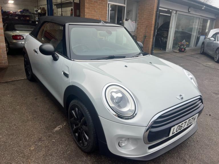 2017 MINI Convertible 2017 1.5 Cooper 2dr Auto CONVERTIBLE SILVER MINT CAR CONVERTIBLE Petrol Aut...