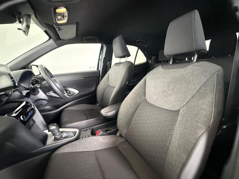 2023 Toyota Yaris Cross 1.5 VVT-h Design E-CVT Euro 6 (s/s) 5dr HATCHBACK Petrol/Electric Hybrid ...