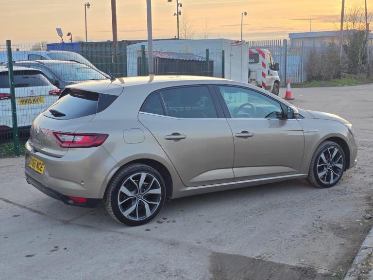 2016 Renault Megane 1.5 dCi Dynamique S Nav EDC Euro 6 5dr Hatchback Diesel Automatic